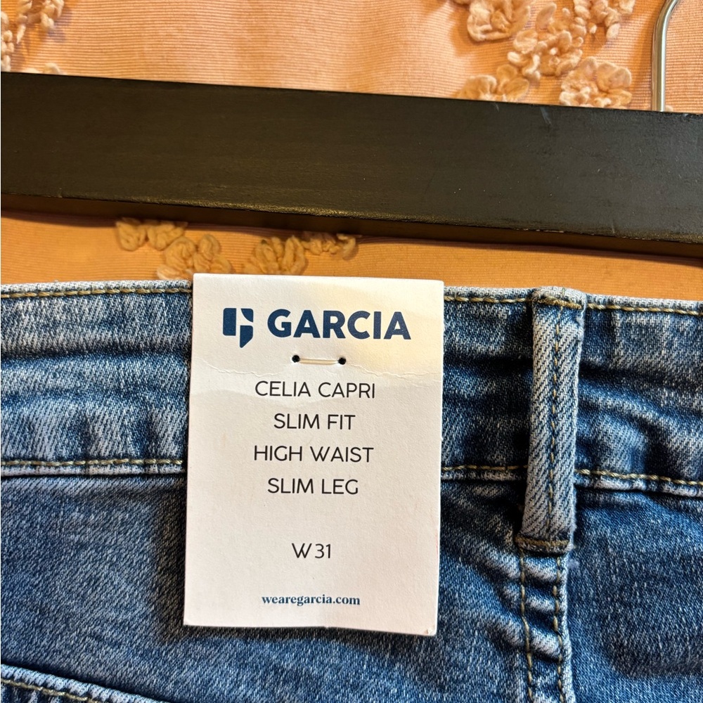 Garcia Women's Blue Cropped Jeans - Picture 9 of 12